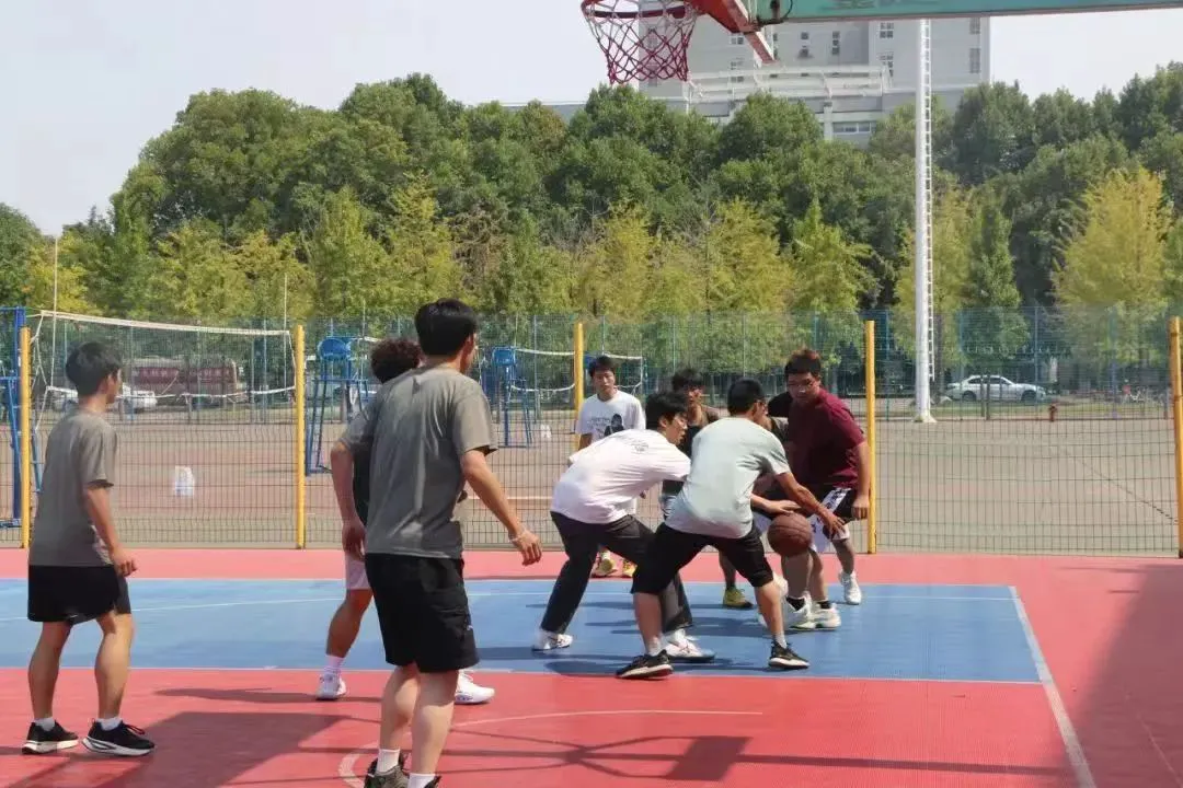 如何设计一套全面的篮球训练计划和策略_1